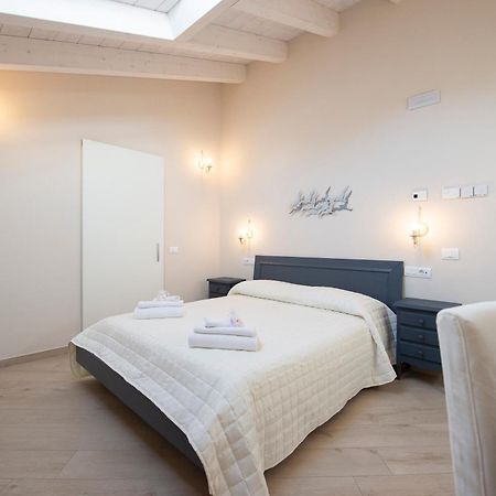 Villino Micol Camere A Due Passi Dal Mare 马瑞纳迪卡拉拉 外观 照片