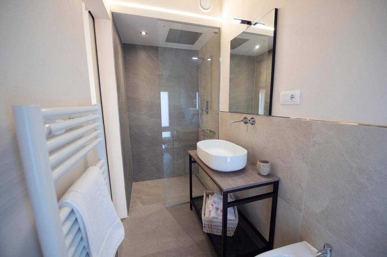 Villino Micol Camere A Due Passi Dal Mare 马瑞纳迪卡拉拉 外观 照片
