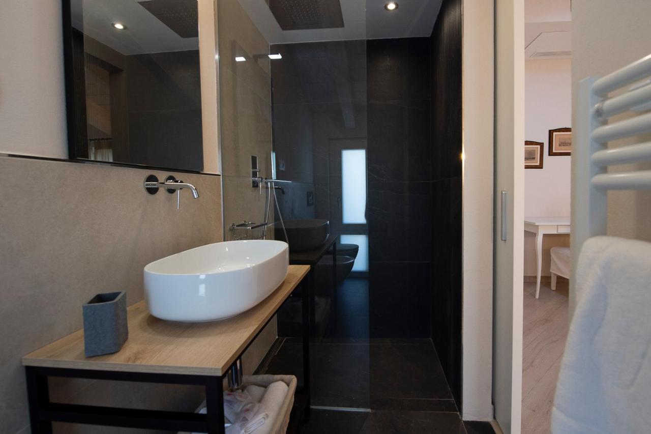 Villino Micol Camere A Due Passi Dal Mare 马瑞纳迪卡拉拉 外观 照片