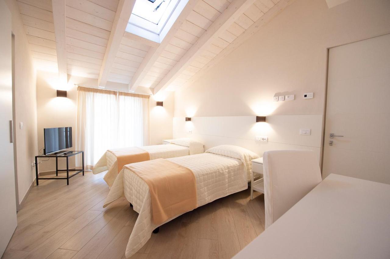 Villino Micol Camere A Due Passi Dal Mare 马瑞纳迪卡拉拉 外观 照片