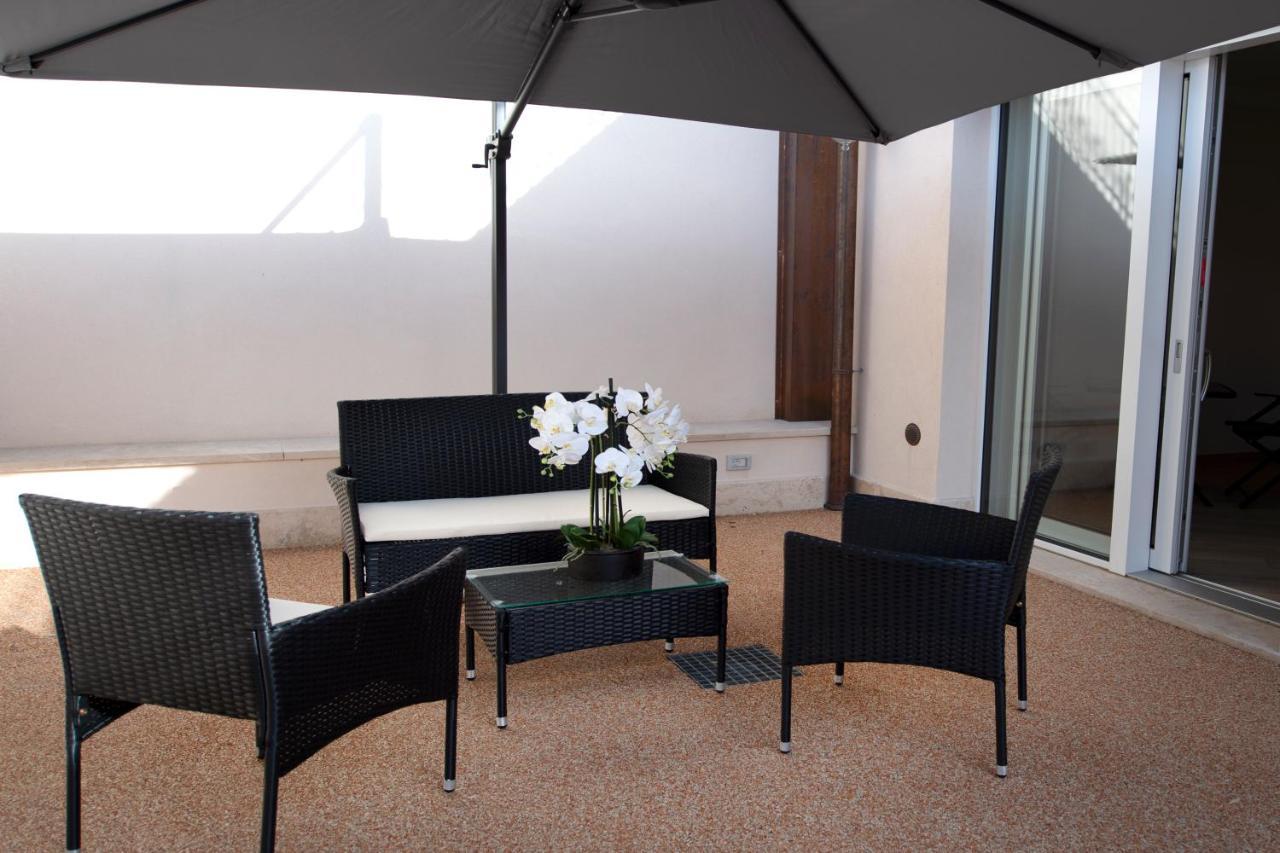 Villino Micol Camere A Due Passi Dal Mare 马瑞纳迪卡拉拉 外观 照片