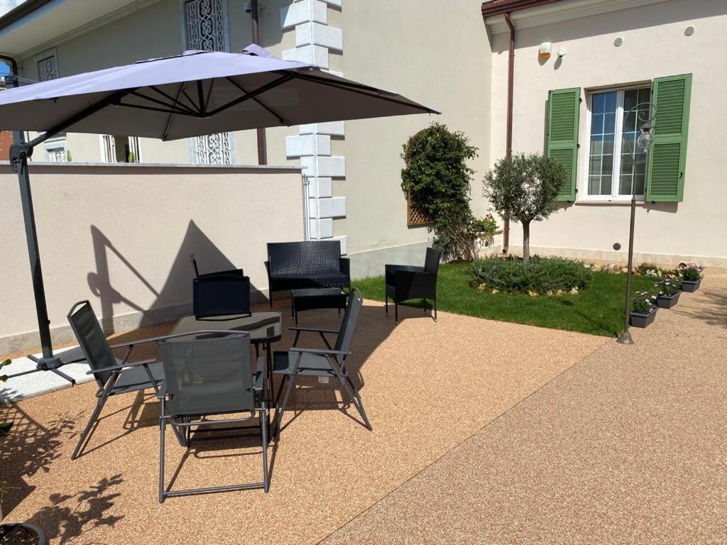 Villino Micol Camere A Due Passi Dal Mare 马瑞纳迪卡拉拉 外观 照片