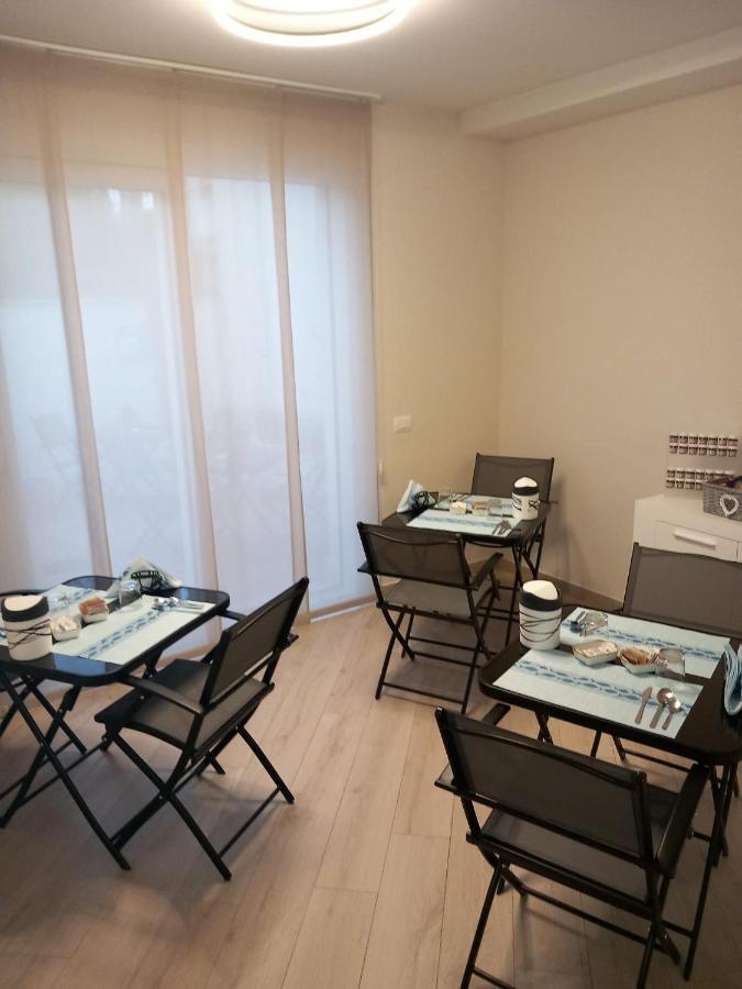 Villino Micol Camere A Due Passi Dal Mare 马瑞纳迪卡拉拉 外观 照片