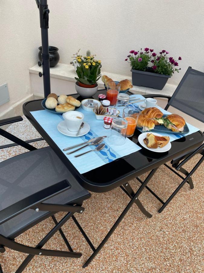 Villino Micol Camere A Due Passi Dal Mare 马瑞纳迪卡拉拉 外观 照片