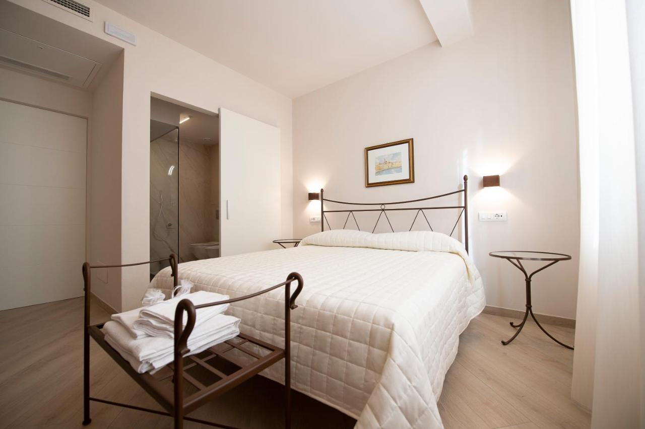 Villino Micol Camere A Due Passi Dal Mare 马瑞纳迪卡拉拉 外观 照片